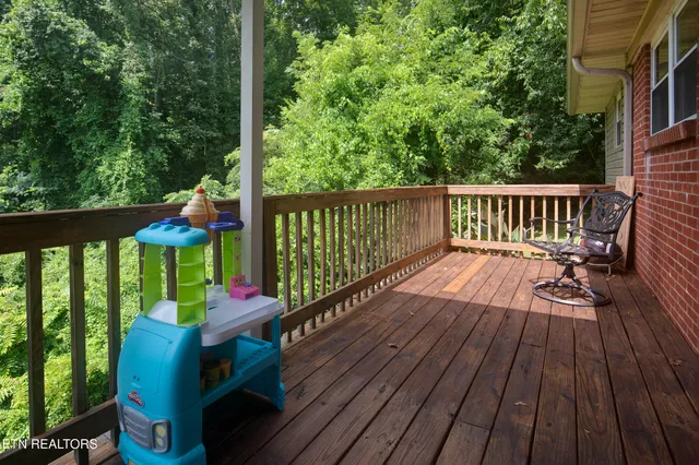 $375,000 | 502 Crestwood Drive, Clinton, TN 37716