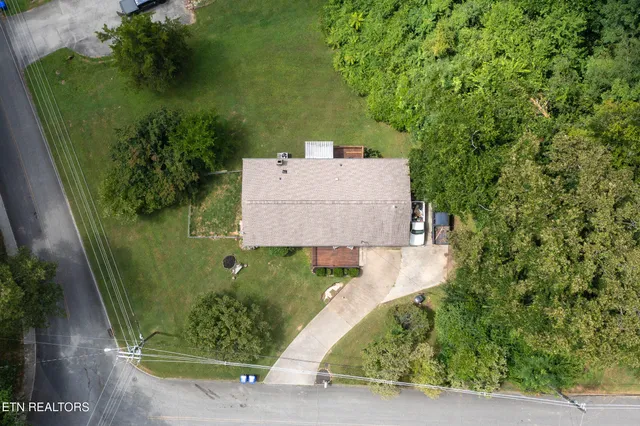 $375,000 | 502 Crestwood Drive, Clinton, TN 37716