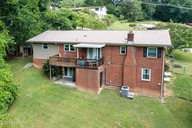 $375,000 | 502 Crestwood Drive, Clinton, TN 37716