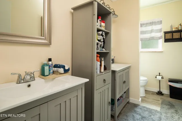 $375,000 | 502 Crestwood Drive, Clinton, TN 37716