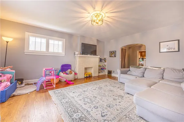 $234,900 | 190 Dixon Boulevard, Uniontown, PA 15401