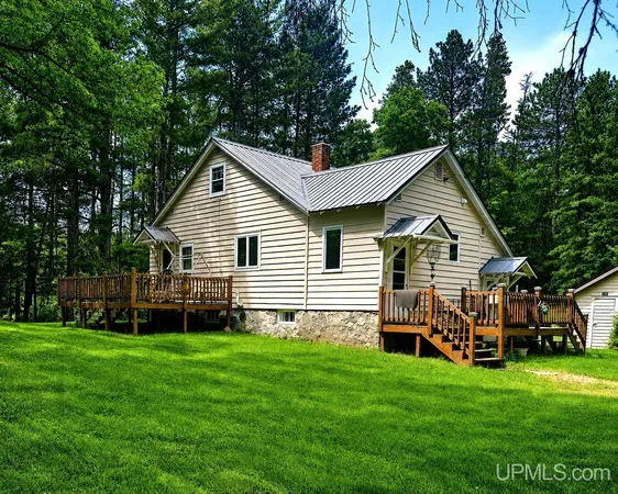 $269,900 | 11856 N Dupont Road, Hurley, WI 54534