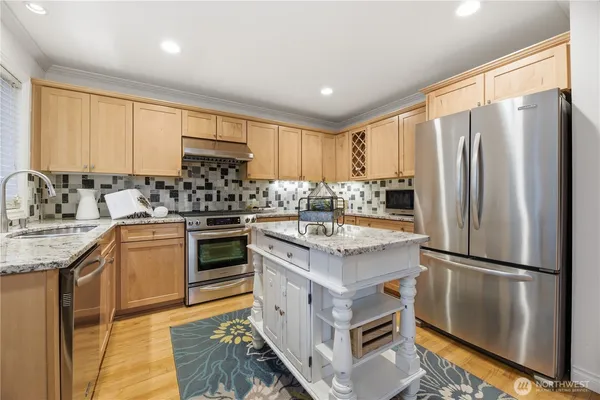 $939,000 | 2000 Village Green Drive, Unit 16, Mill Creek, WA 98012