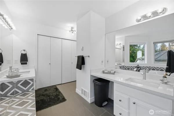 $939,000 | 2000 Village Green Drive, Unit 16, Mill Creek, WA 98012