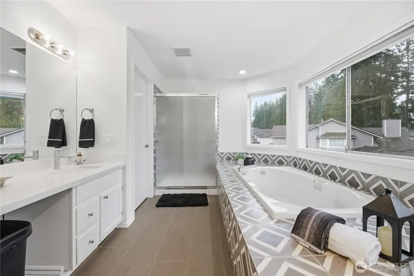 $939,000 | 2000 Village Green Drive, Unit 16, Mill Creek, WA 98012