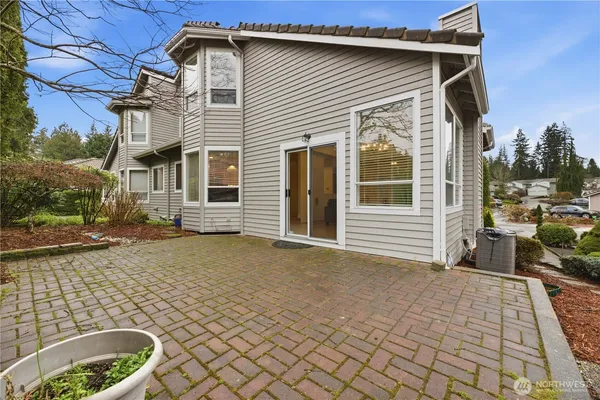 $939,000 | 2000 Village Green Drive, Unit 16, Mill Creek, WA 98012