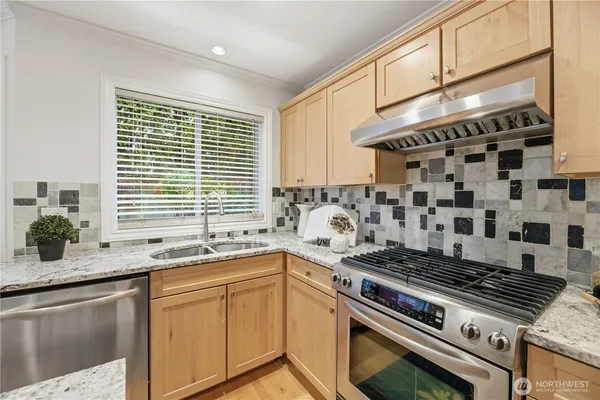 $939,000 | 2000 Village Green Drive, Unit 16, Mill Creek, WA 98012