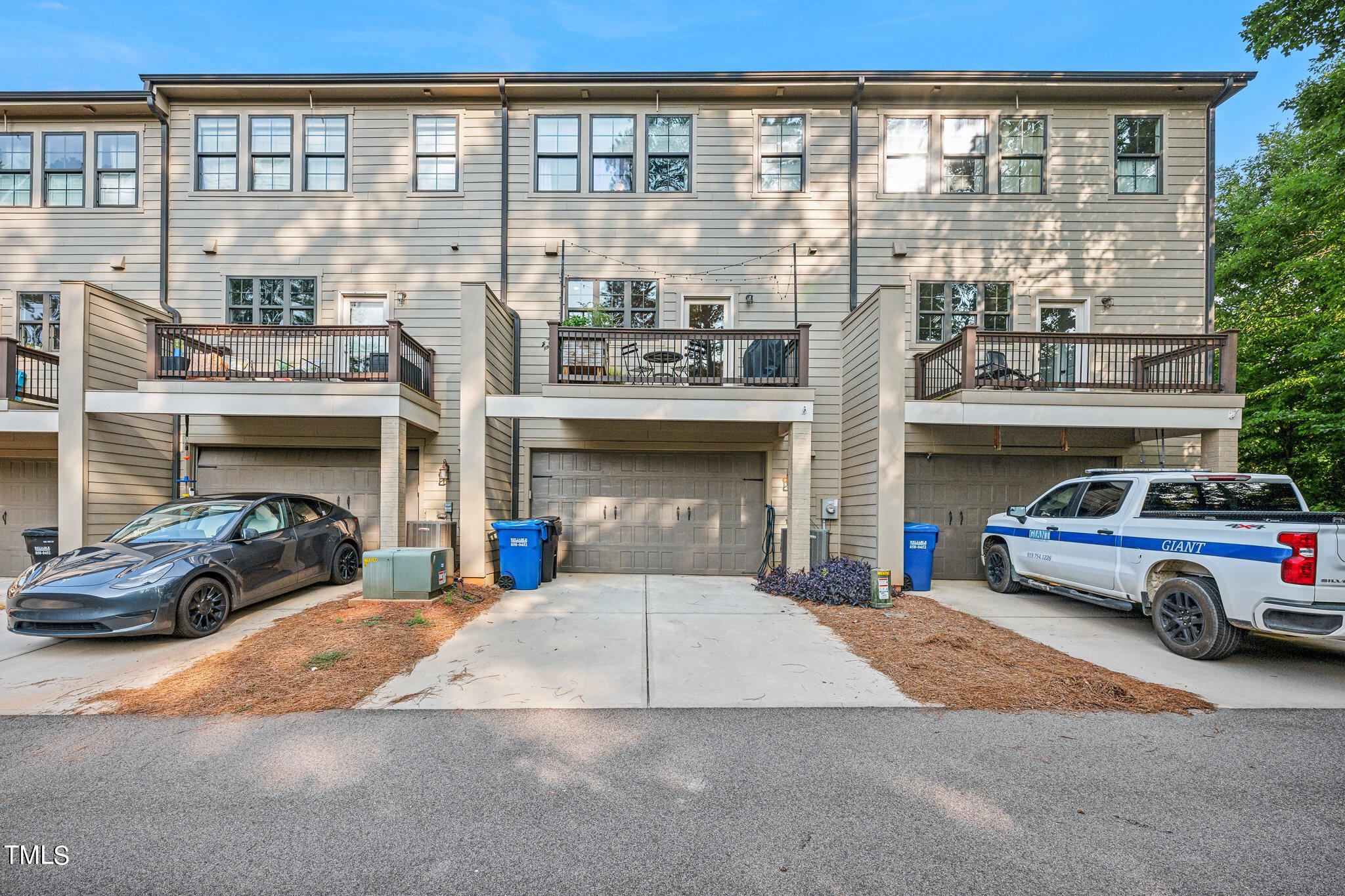 1606 Bowery Drive Raleigh, NC 27607 - Photo 39 of 40 1606_Bowery_Dr_Raleigh_NC_27607_USA-Exte