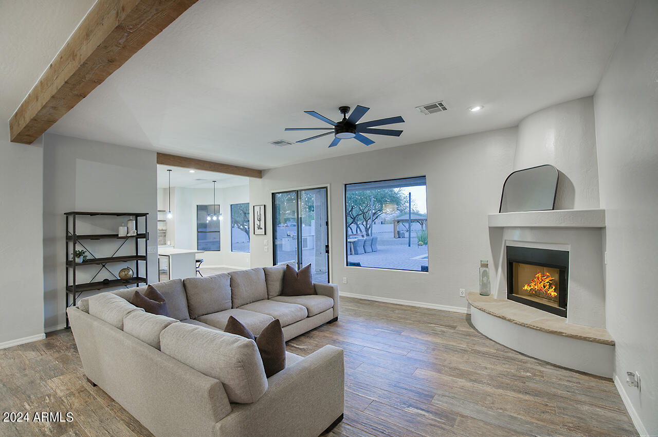 2540 West Tanya Road Phoenix, AZ 85086 - Photo 6 of 42 Family Room