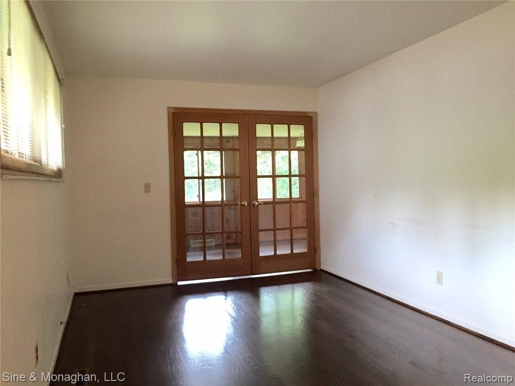 613 Hawthorne Road Grosse Pointe, MI 48236 - Photo 10 of 31 613 13.jpg