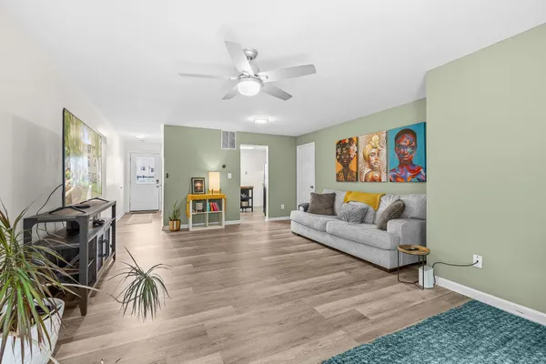 $310,000 | 4225 Stockbridge Drive, Unit 5F, Dumfries, VA 22025