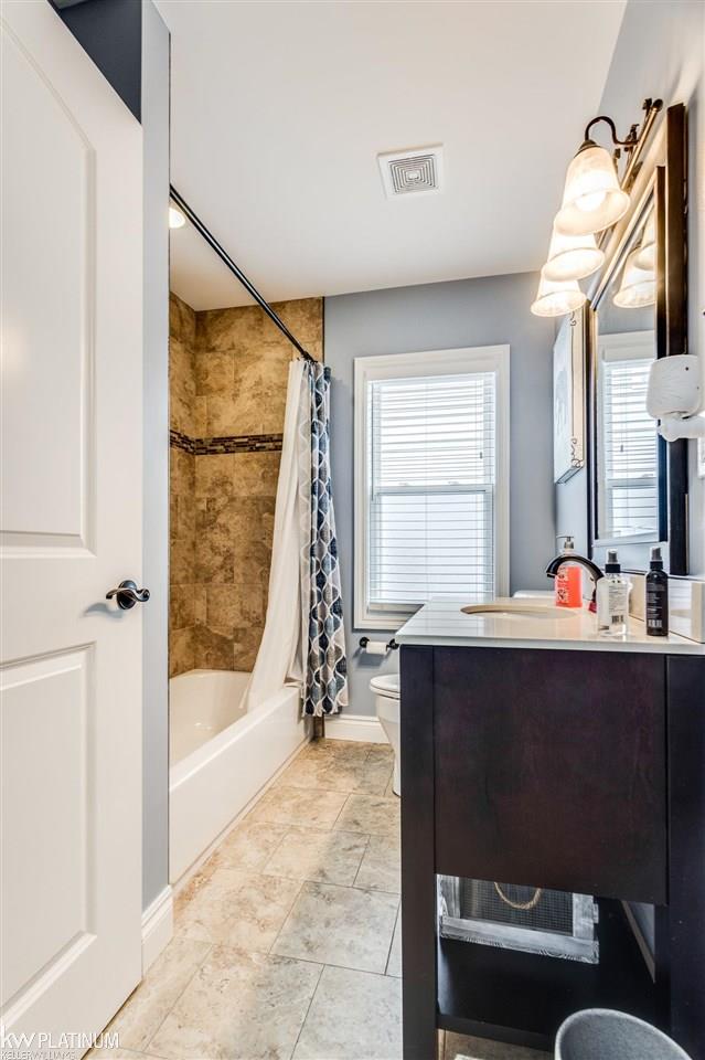 1365 Oakley Road Clawson, MI 48017 - Photo 17 of 26 50071635-16.JPG