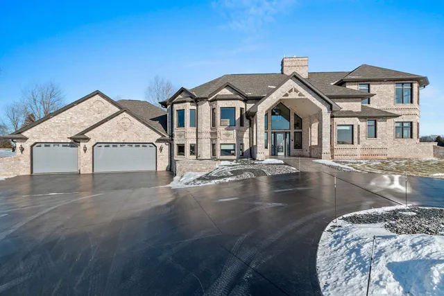 $1,300,000 | 2315 Silveridge Drive, Manitowoc, WI 54220
