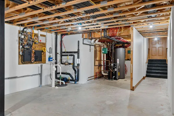 $1,200,000 | 2315 Silveridge Drive, Manitowoc, WI 54220