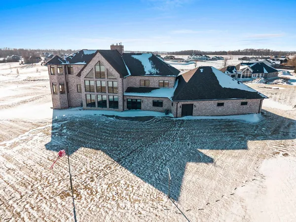 $1,200,000 | 2315 Silveridge Drive, Manitowoc, WI 54220