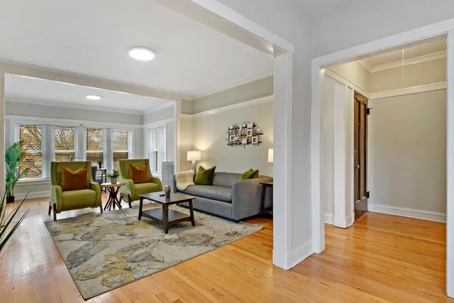 $2,575 | 2109 West Eastwood Avenue, Unit 3F, Chicago, IL 60625