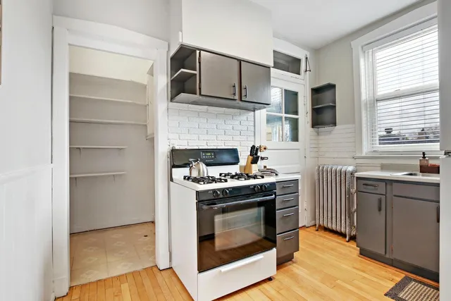 $2,575 | 2109 West Eastwood Avenue, Unit 3F, Chicago, IL 60625