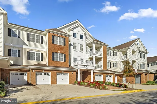 $435,000 | 15201 Royal Crest Drive, Unit 407, Haymarket, VA 20169
