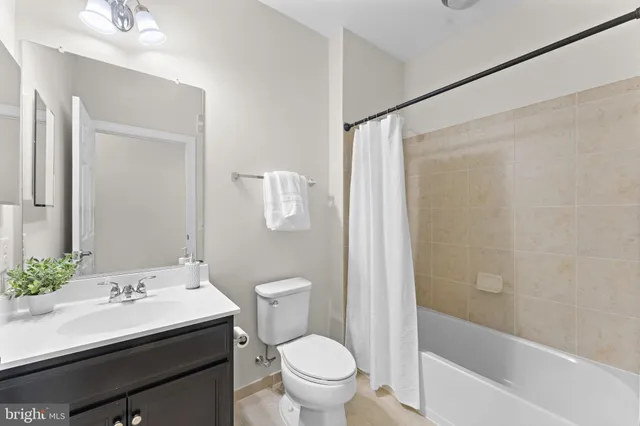 $435,000 | 15201 Royal Crest Drive, Unit 407, Haymarket, VA 20169