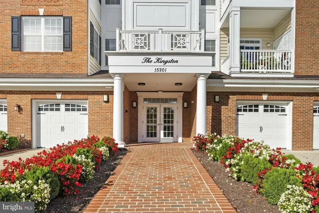$435,000 | 15201 Royal Crest Drive, Unit 407, Haymarket, VA 20169