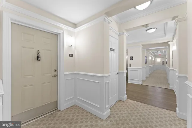 $435,000 | 15201 Royal Crest Drive, Unit 407, Haymarket, VA 20169