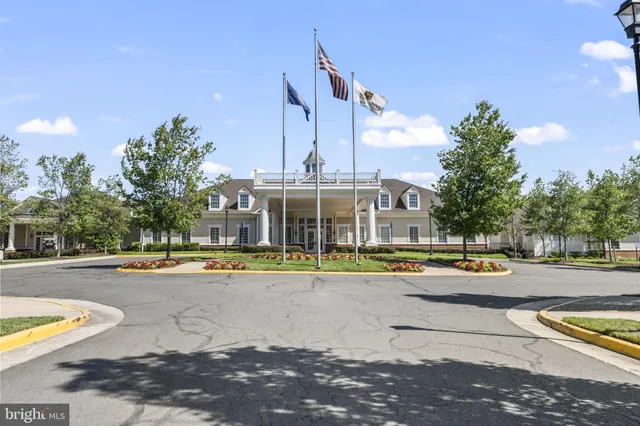 $435,000 | 15201 Royal Crest Drive, Unit 407, Haymarket, VA 20169