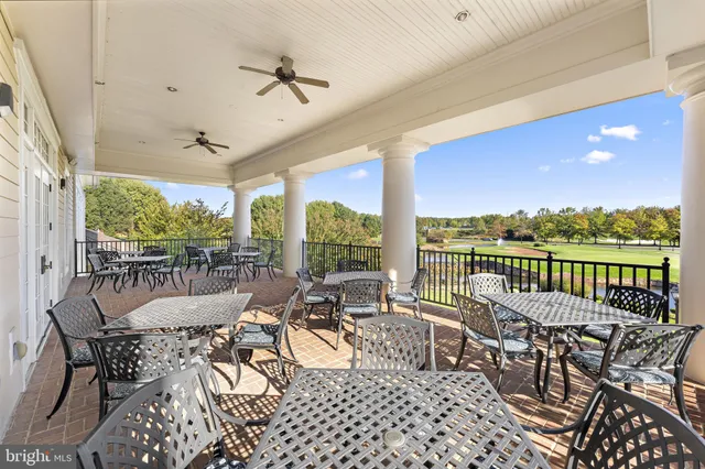 $435,000 | 15201 Royal Crest Drive, Unit 407, Haymarket, VA 20169