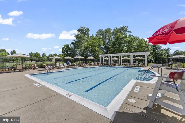 $435,000 | 15201 Royal Crest Drive, Unit 407, Haymarket, VA 20169