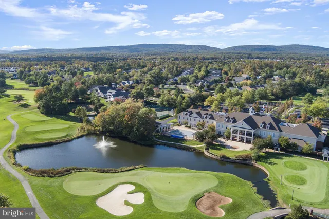 $435,000 | 15201 Royal Crest Drive, Unit 407, Haymarket, VA 20169