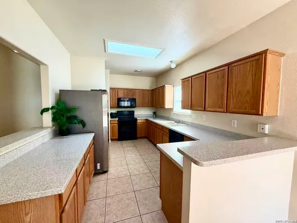 $1,720 | 8619 Branch Hollow Drive, Universal City, TX 78148