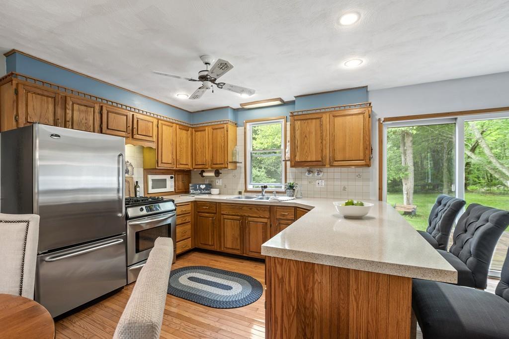 119 Foddering Farm Road Narragansett, RI 02882 - Photo 5 of 29