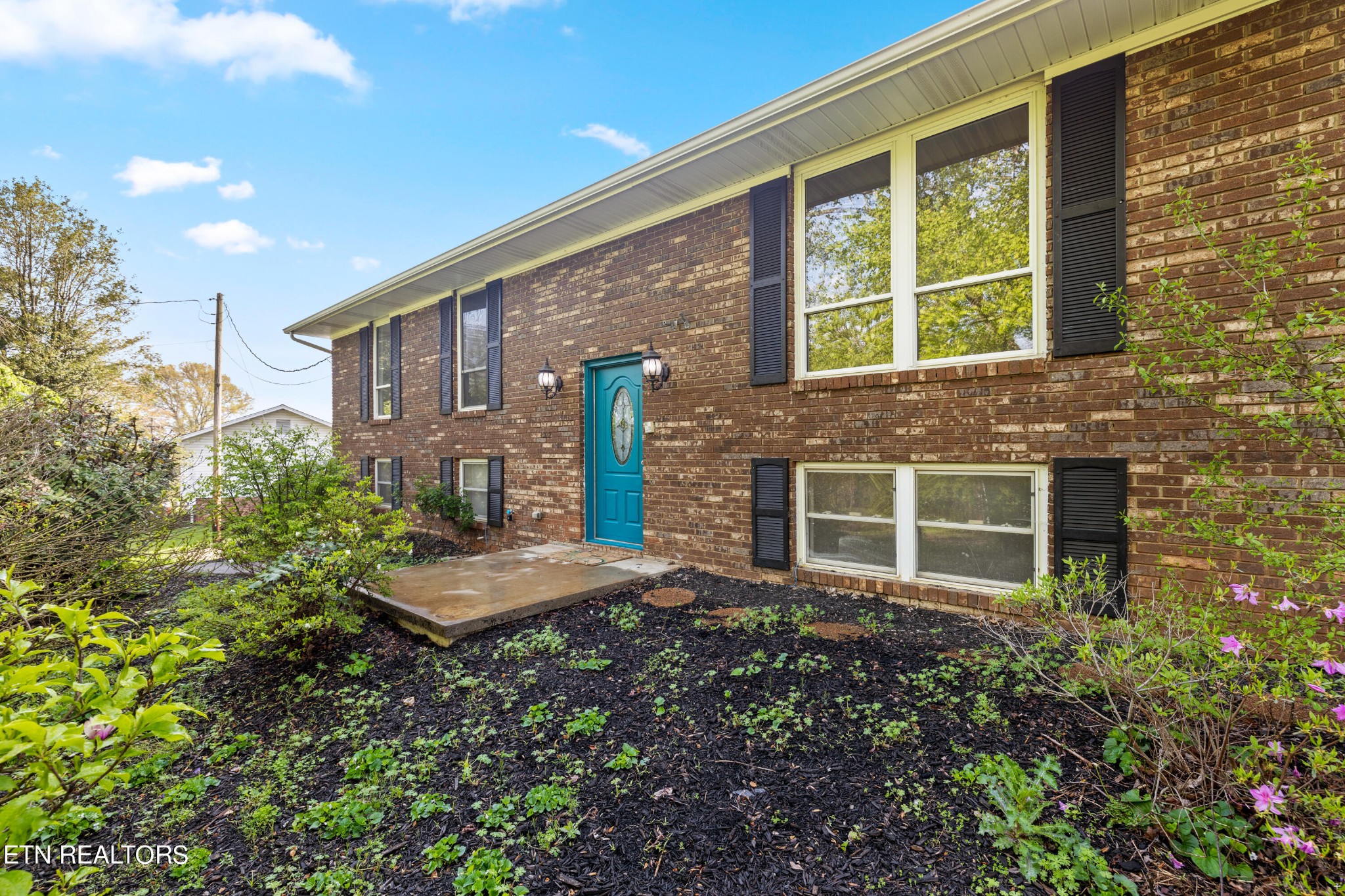 423 Kendall Road Knoxville, TN 37919 - Photo 1 of 21 Gallery Image 1
