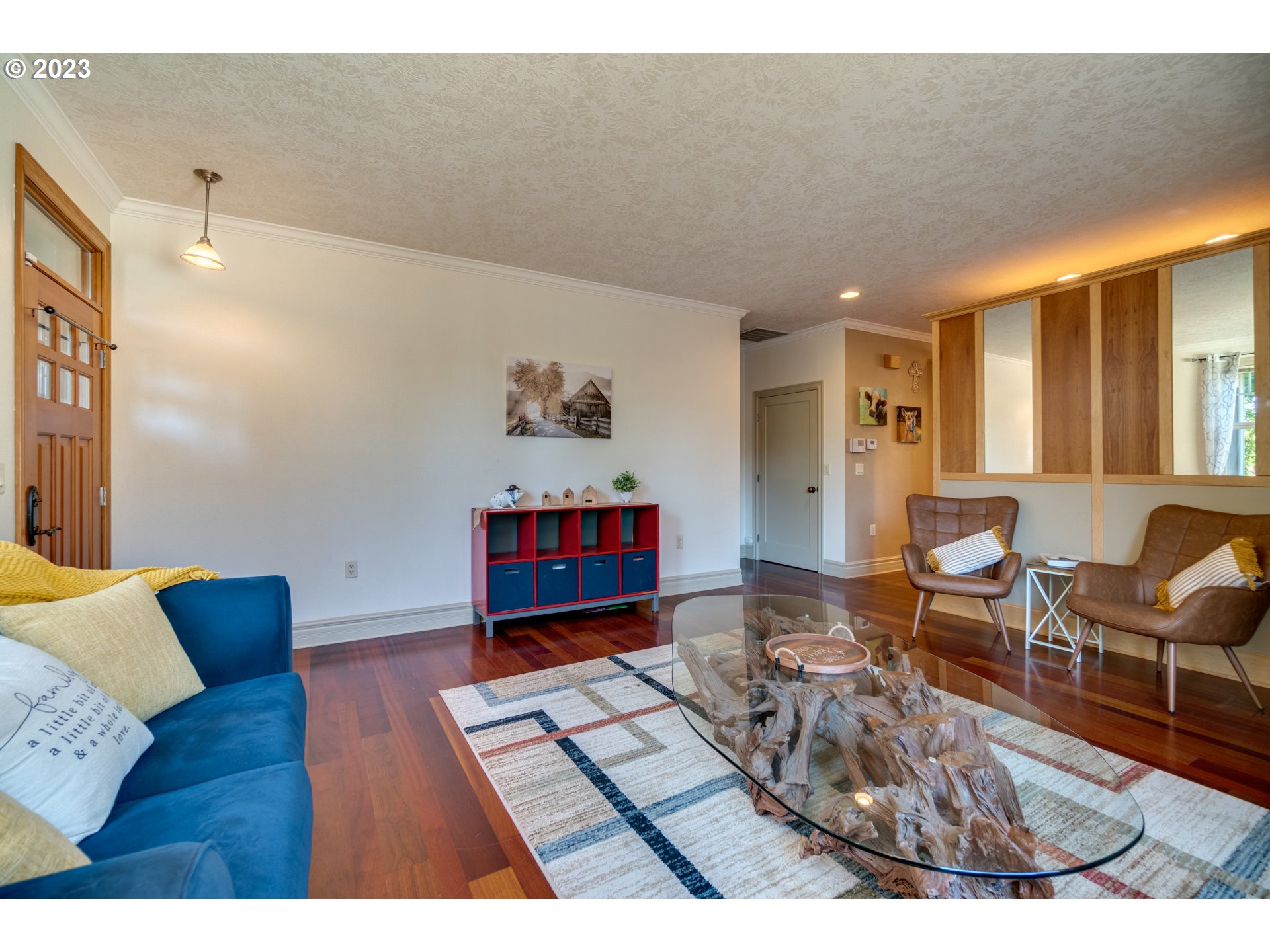 1675 South Boones Ferry Road Woodburn, OR 97071 - Photo 11 of 45 a living room with furniture and a wooden floor