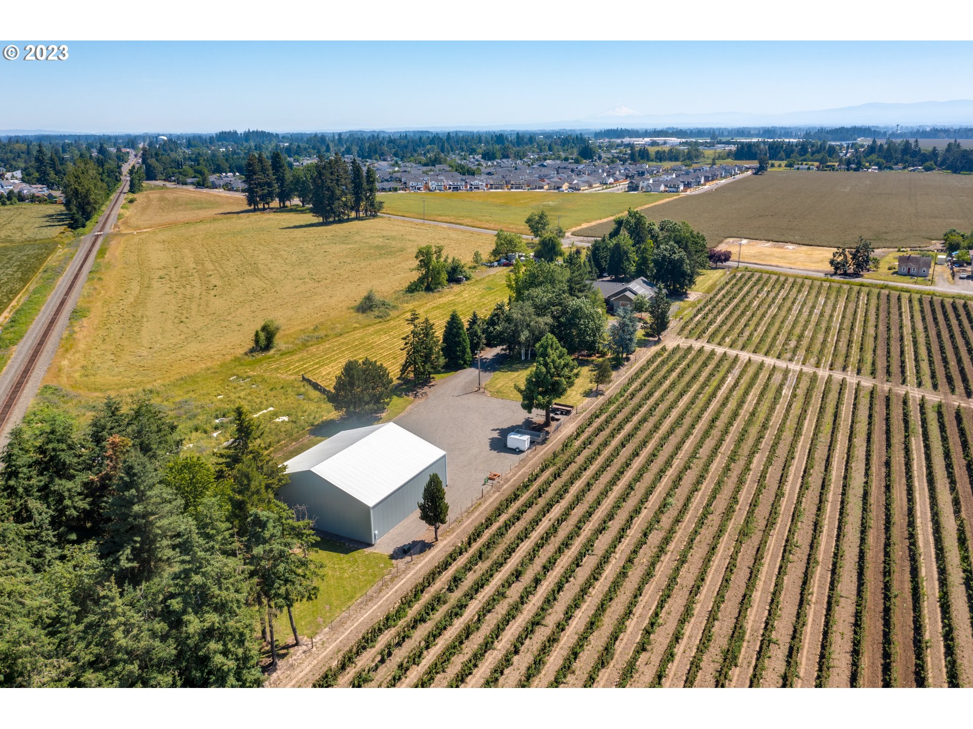 1675 South Boones Ferry Road Woodburn, OR 97071 - Photo 40 of 45 a view of a city with an ocean view