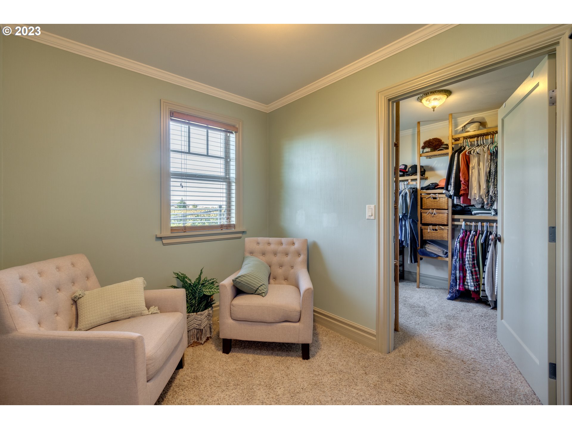 1675 South Boones Ferry Road Woodburn, OR 97071 - Photo 5 of 45 a living room with furniture and a window