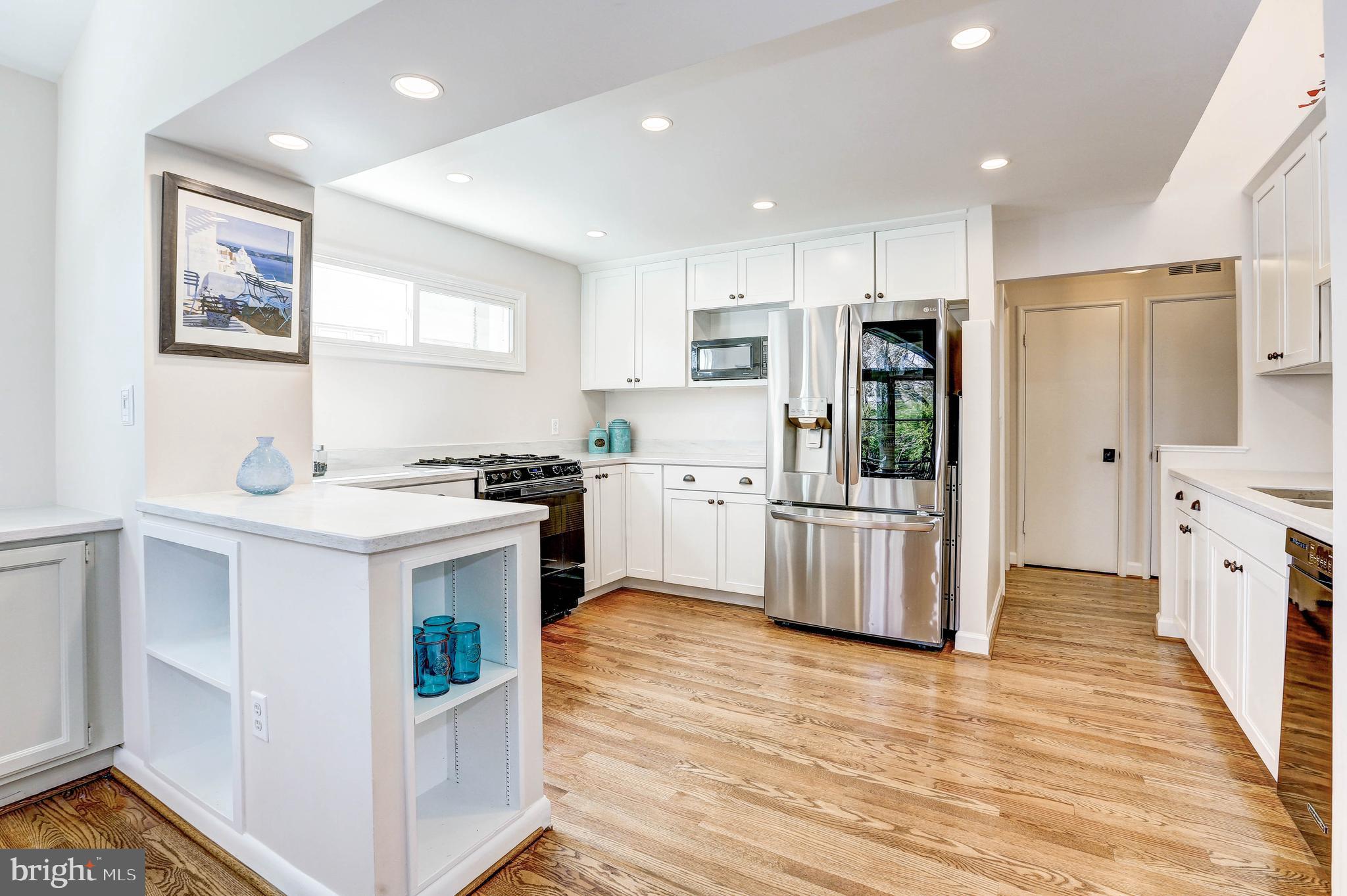 1015 Woodside Parkway Silver Spring, MD 20910 - Photo 23 of 60 State of the art appliances.