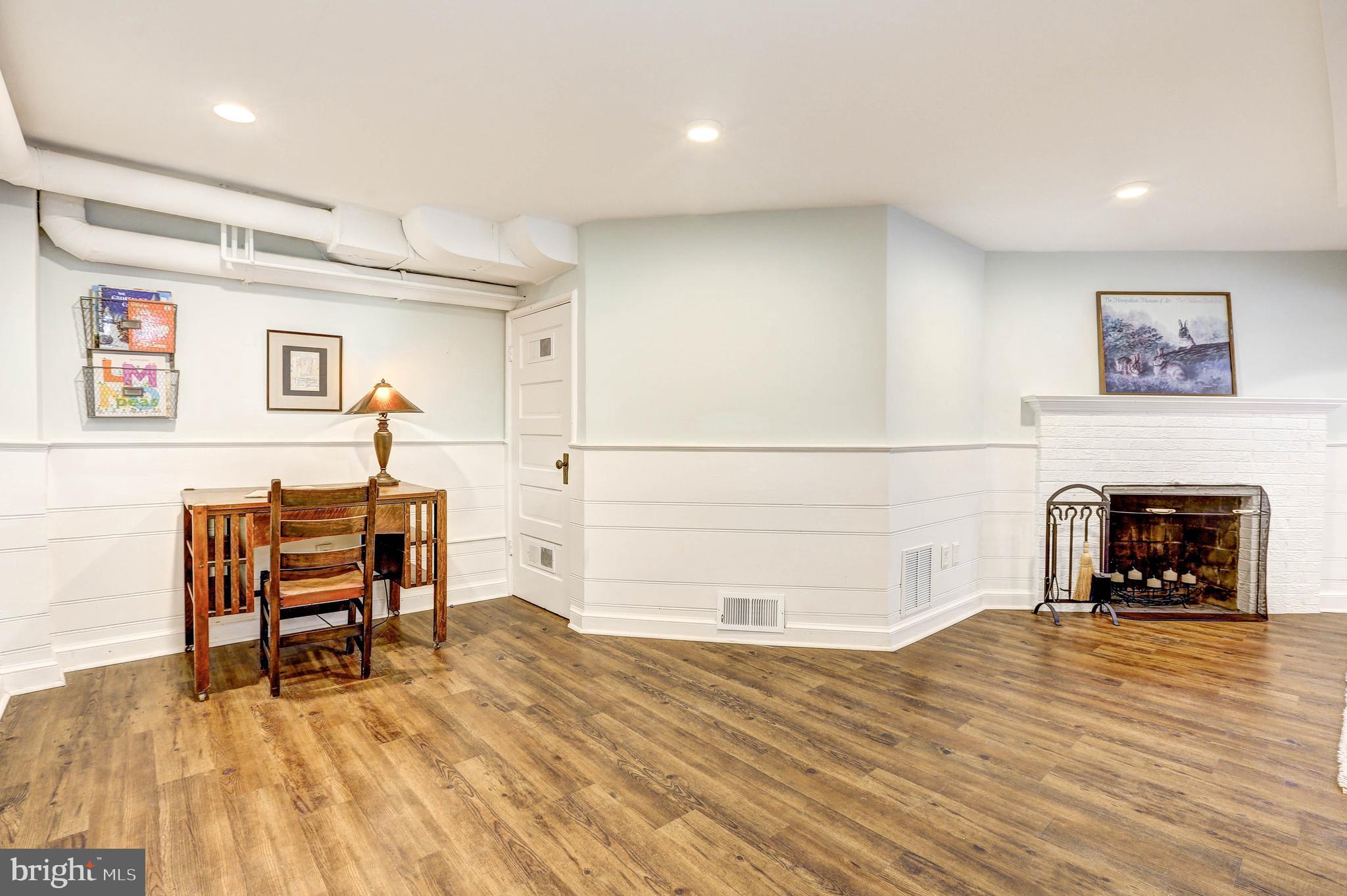 1015 Woodside Parkway Silver Spring, MD 20910 - Photo 44 of 60 Lower level office nook.