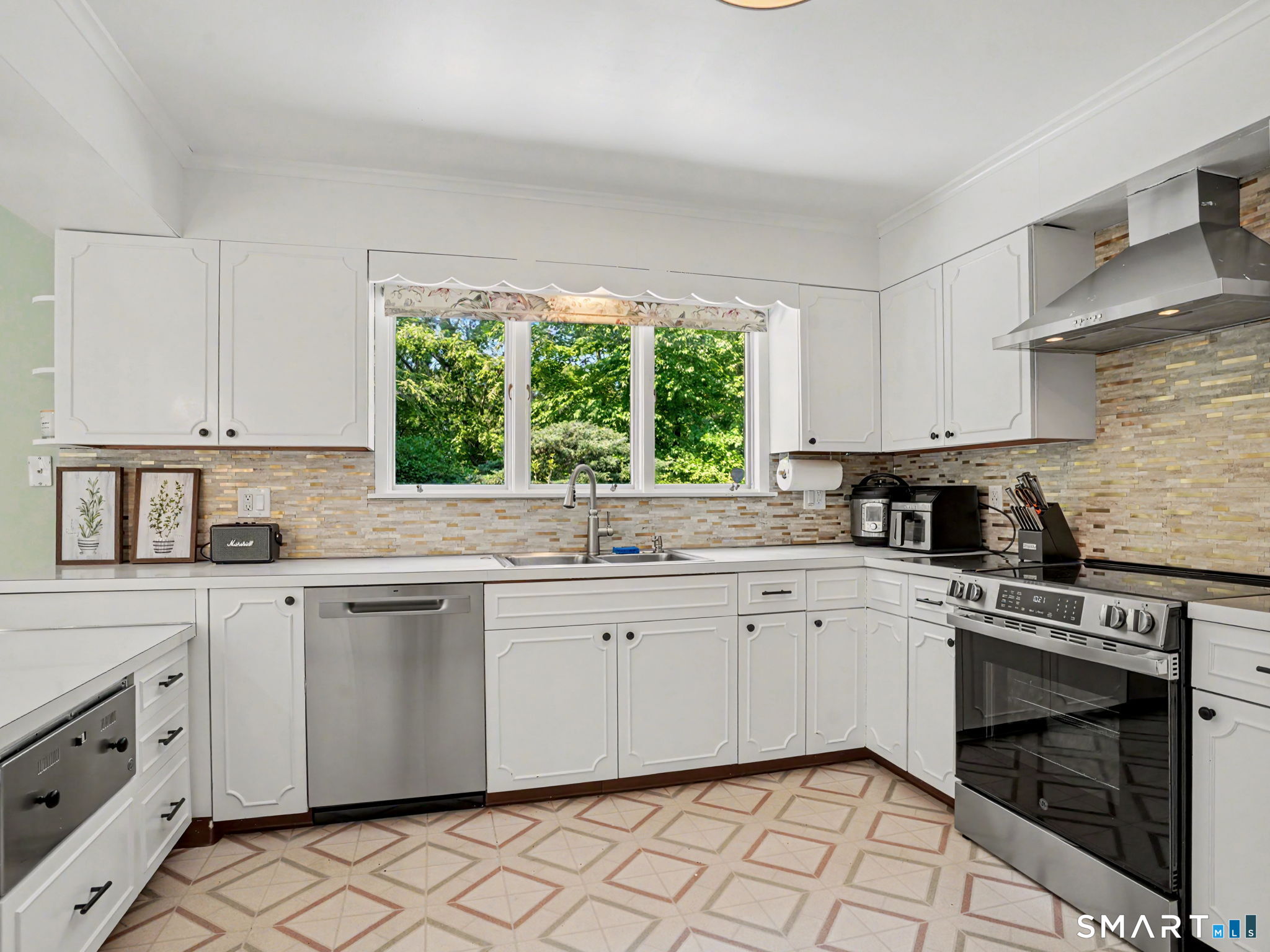 2 Studio Lane Norwalk, CT 06850 - Photo 9 of 33