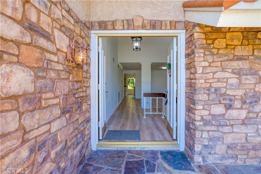 19 Alameda Irvine, CA 92620 - Photo 13 of 55 a view of wooden door