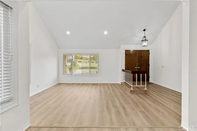 $5,400 | 19 Alameda, Irvine, CA 92620