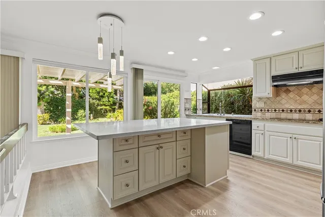 $5,400 | 19 Alameda, Irvine, CA 92620