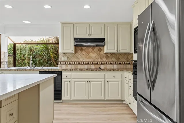 $5,400 | 19 Alameda, Irvine, CA 92620