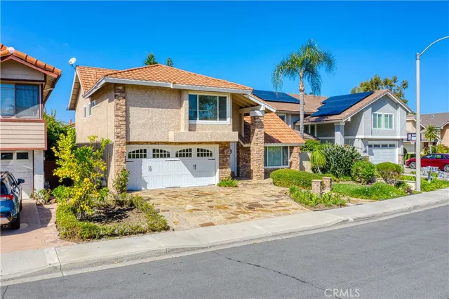 $5,400 | 19 Alameda, Irvine, CA 92620