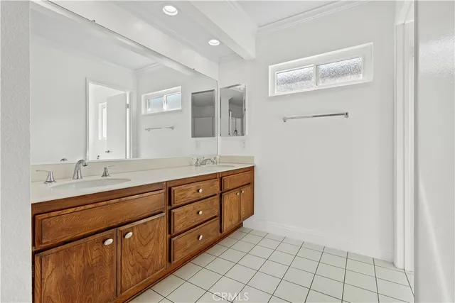 $5,400 | 19 Alameda, Irvine, CA 92620