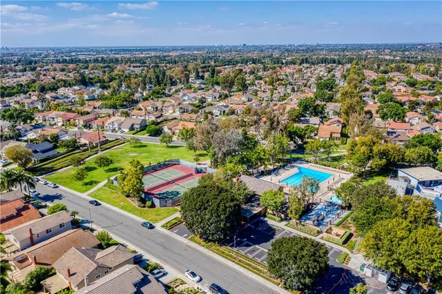 $5,400 | 19 Alameda, Irvine, CA 92620