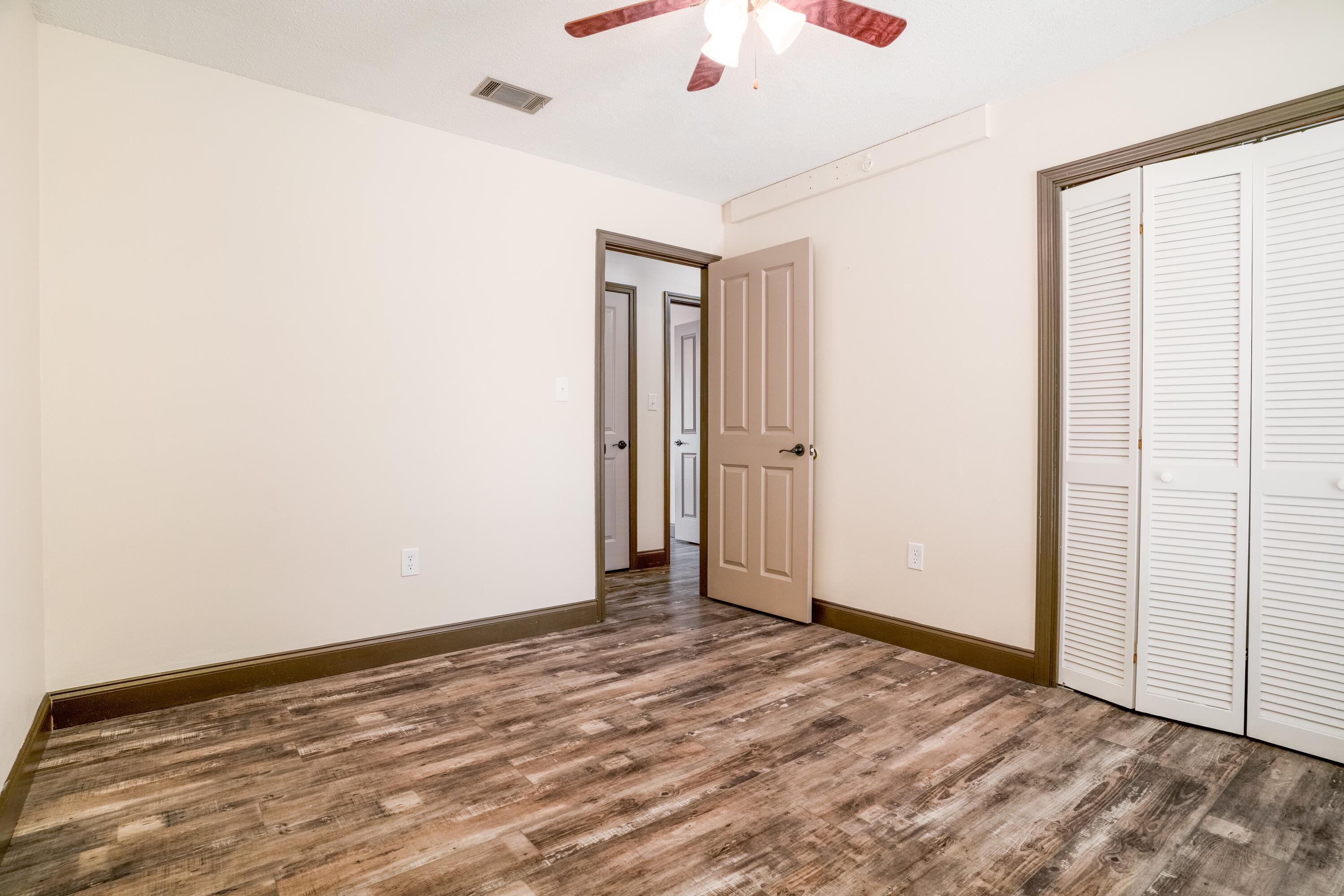 944 Ridgewood Way Niceville, FL 32578 - Photo 20 of 27 Bedroom