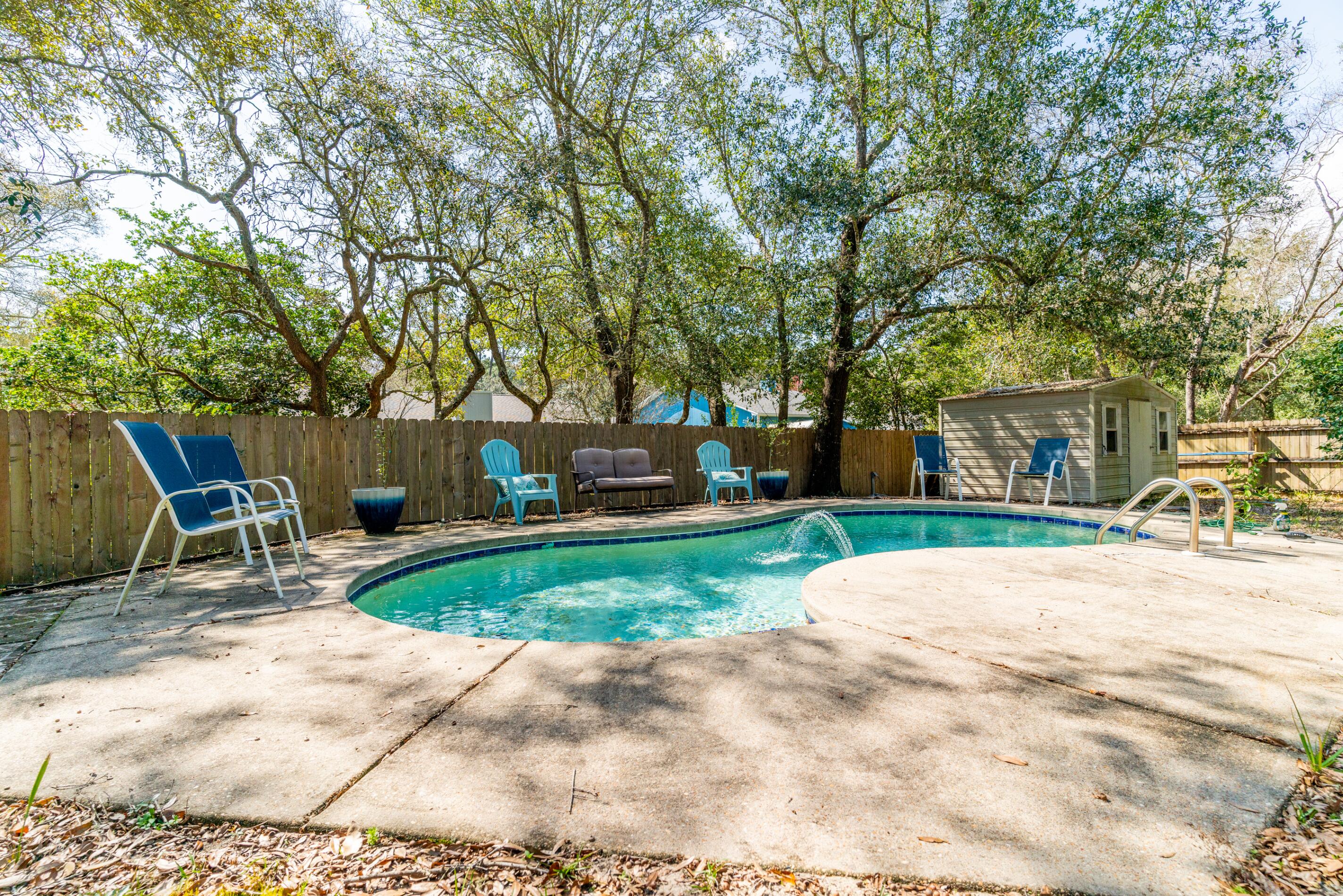 944 Ridgewood Way Niceville, FL 32578 - Photo 6 of 27 Pool