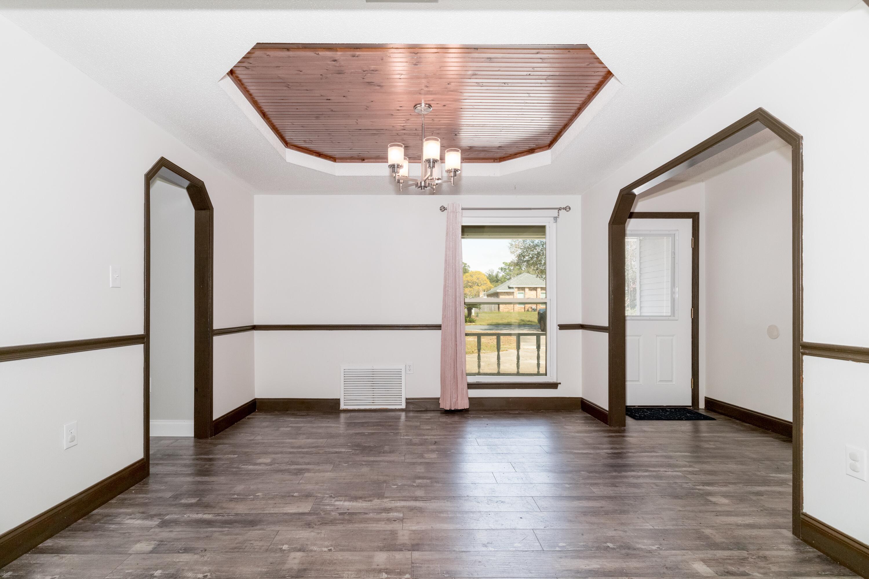 944 Ridgewood Way Niceville, FL 32578 - Photo 8 of 27 Dining Room