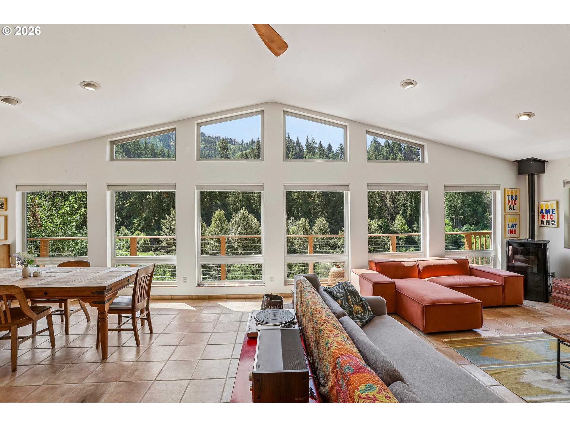 331 Lakeview Road White Salmon, WA 98672 - Photo 3 of 48