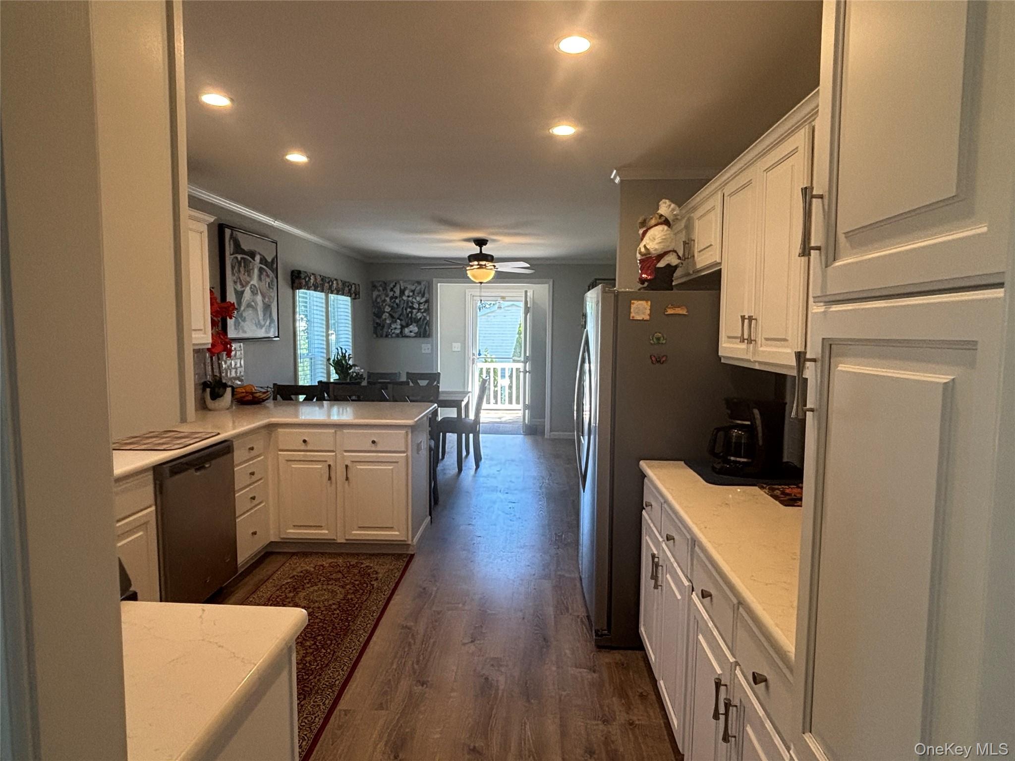 1661 Old Country Road, Unit 351B Riverhead, NY 11901 - Photo 15 of 39